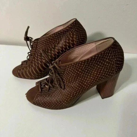 Kate spade lace up genuine leather heel booties 7.5 - Picture 4 of 8